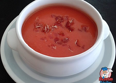 Sopa De Tomate Fría Con Jamón Serrano
			