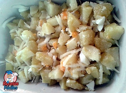 Recetas Fáciles de Ensalada de Patatas, con cebolla y huevo duro