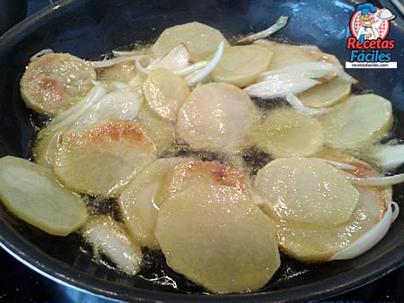 Recetas Fáciles de Patatas Fritas con Cebolla